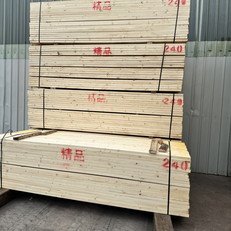 木方整齐堆放局部