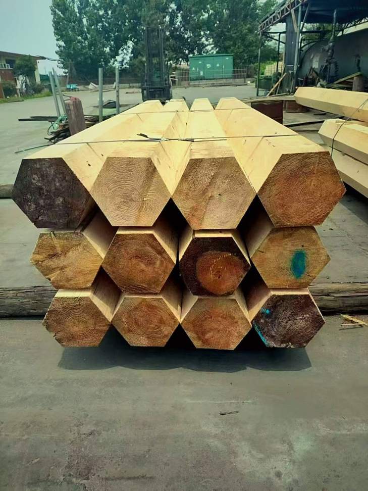 加工完成的八角木柱