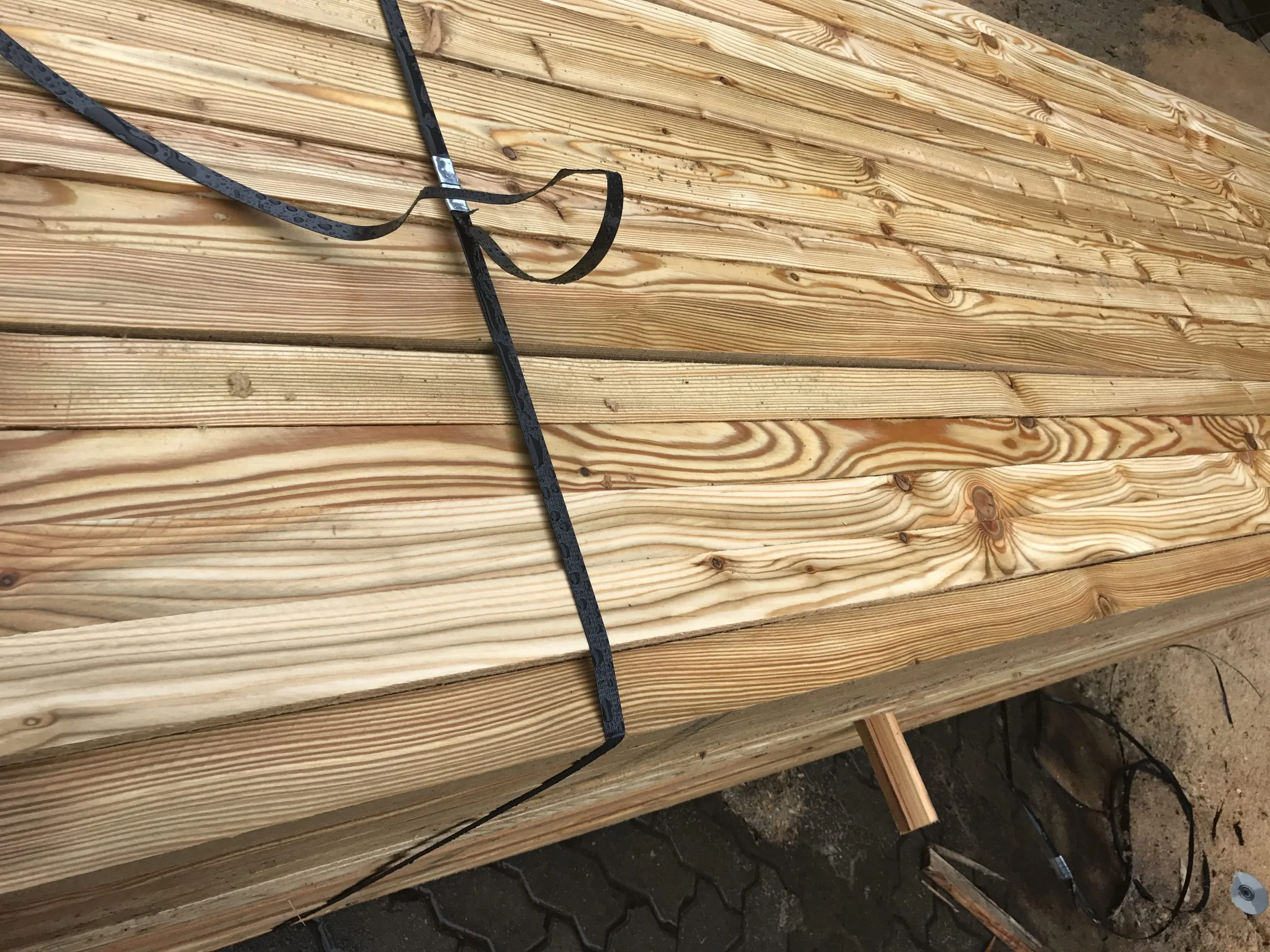 无锡工地收50x100木方尺寸偏差怎么量?名和沪建拆给你看